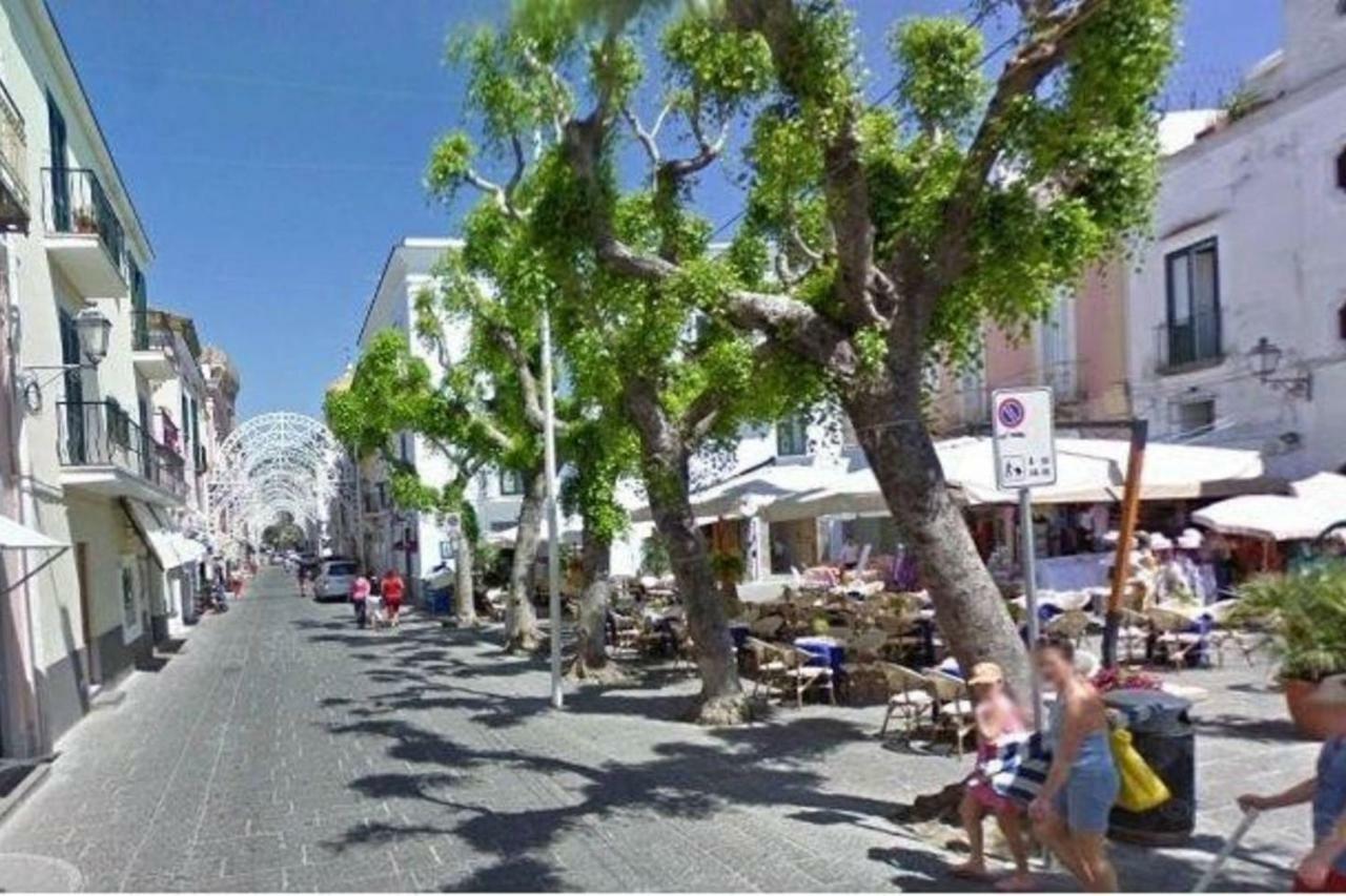 Appartamenti Su Piazza Matteotti Forio Centralissimi Exterior photo